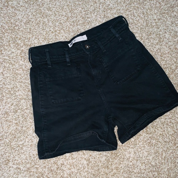 Levi’s black shorts - Picture 2 of 4